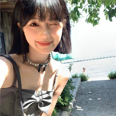 环保少女:格蕾塔封面